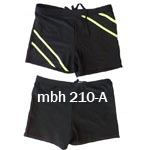 Grossiste Boxer de bain homme, doublé d\'un fin filet intérieur (en forme de slip). Lacet de resserrage à la taille.  2 bandes fines liserés diagonales sur le devant et fini sur les côtés du boxer. 3 tailles : 36/38 - 40/42 - 42/44 : S/M - M/L - L/XL
